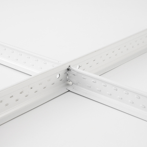 Plafonds en acier galvanisé décoratifs de haute précision et de haute qualité, modernes, à grille plate en T - Product Image 1