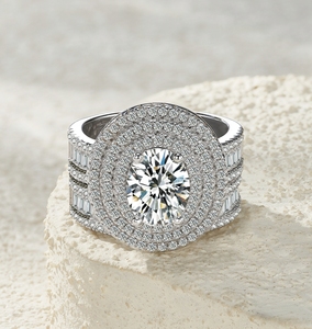 Anillo de Moissanita con Halo Brillante, Conjunto Apilable, Chapado en Plata 925 y Oro de 18k, Micro Pavé, para Compromiso, Aniversario, Boda - Product Image 4