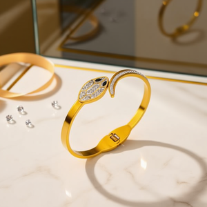 Bracciale a Serpente Angelina con Diamanti, Placcato Oro in Acciaio Inossidabile, Gioielli da Donna Stile Classico per Uso Quotidiano - Product Image 2