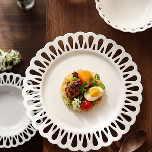 Nouvelles Assiettes en Céramique Creuses à Motifs Dentelle Français, Vaisselle en Porcelaine Blanche Personnalisable en Gros avec Logo pour Mariages et Fêtes - Product Image 4