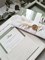 Boîte d'invitation en velours pour mariage à destination, invitation en acrylique avec lieu personnalisé en aquarelle et monogramme/logo de mariage