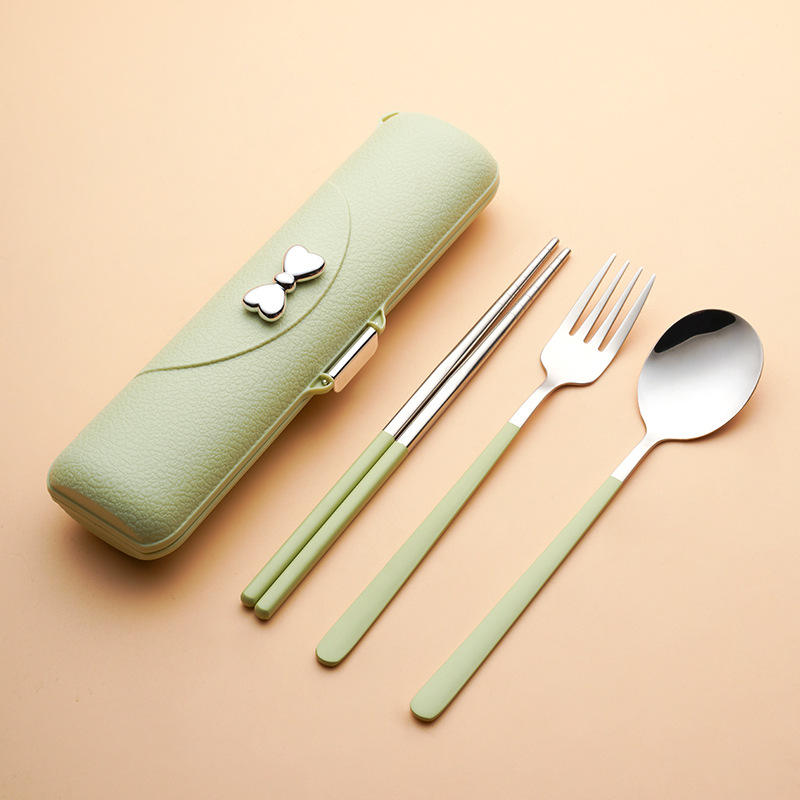 ชุดช้อน ส้อม และตะเกียบ 3 ชิ้น สีเขียวหญ้า