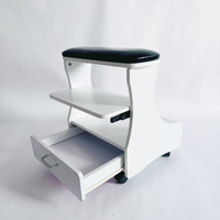 Chariot de pédicure à quatre roues avec repose-pieds et grand espace de rangement pour salon de beauté