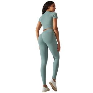 JAC22 H5523 Leggings de Yoga de Cintura Alta con Efecto Push-Up, Tejido Sin Costuras, Pantalones Deportivos de Cintura Alta, Traje de Manga Corta - Product Image 1