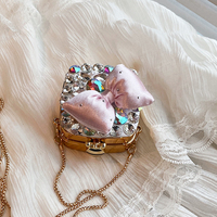 Sac bandoulière mini rigide pour femme, orné de strass étincelants et d'une fleur 3D, avec chaîne, idéal pour les soirées