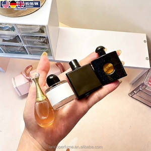 น้ำหอมสำหรับผู้หญิงและผู้ชาย ของขวัญวันวาเลนไทน์ น้ำหอมแท้ขายส่ง กลิ่นหอมแบรนด์ดัง ชุดของขวัญน้ำหอมขนาดพกพา กลิ่นกุหลาบสดชื่นสำหรับคนรัก - Product Image 6