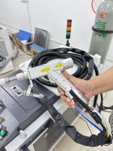 CS <strong>Laser</strong> 1000w 1500w 2000w 3000w 3in1 Handheld <strong>Welding</strong> Cleaning Cutting Metal Stainless Steel Fiber <strong>Laser</strong> <strong>Welding</strong> <strong>Machine</strong> - Product Image 4