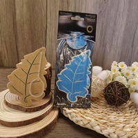 Désodorisant de voiture avec logo personnalisé avec tous les parfums Rafraîchir le papier suspendu diffuseur de parfum pour l'aromathérapie