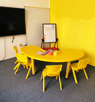 Table d'étude pour enfants en plastique pas cher en forme de lune, bureau en forme de croissant pour la maternelle et la prématernelle