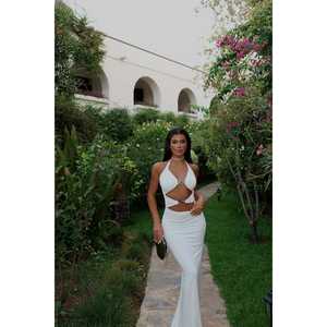 Robe de soirée blanche à détail fenêtre - Product Image 2