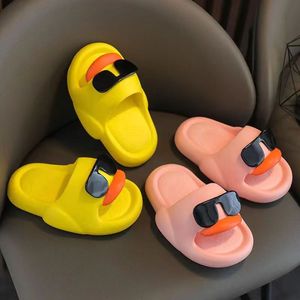 Pantoufles pour enfants garçons été filles intérieur maison bain antidérapant fond souple enfant bébé sandales pour vêtements d'extérieur sandales plates - Product Image 4