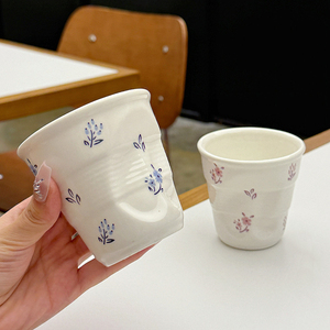 Tasse à café latte en argile de style vintage français, motif floral, écologique, façonnée à la main, texture irrégulière, passe au lave-vaisselle et au micro-ondes - Product Image 5