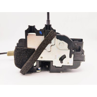 Serrure de porte arrière gauche. KoleosQM5. Pour Koleos. SERRURE ET TÉLÉCOMMANDE DE PORTE ARRIÈRE. GAUCHE. 825037711R. Pièces.