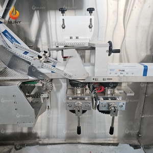 Chaîne de production de tissus humides de bonne qualité 12 rouleaux Machine de fabrication de tissus humides pour bébés entièrement automatique avec <span class=keywords><strong>robot</strong></span> couvercle - Product Image 5