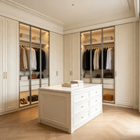 Système de dressing sur mesure moderne, durable et écologique avec portes en verre pour chambre à coucher