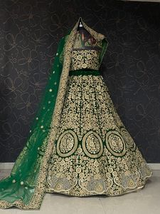 Lehenga Choli de diseñador de excelente calidad disponible a precio mayorista de proveedor indio - Product Image 5