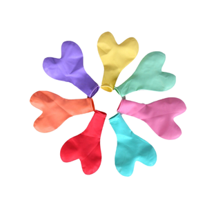 Décorations pour la Saint-Valentin, les mariages et les anniversaires - Ballons en latex en forme de cœur de 10 pouces, couleur pastel mate, à l'hélium ou à l'air - Product Image 1