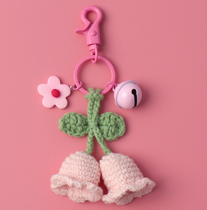 Llavero de ganchillo con flor de Convallaria, bonito y colorido, colgante de tulipán de macramé tejido a mano, accesorio colgante de felpa para espejo de coche - Product Image 4