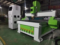 Máquina de Grabado CNC de Sobremesa con Adsorción al Vacío 1325 - Utilizada para la Fabricación de Muebles con Diversos Tipos de Tableros