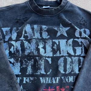 Camiseta Corta de Manga Larga para Hombre, Estilo Urbano, con Estampado Gráfico, Lavado Ácido, Corte Holgado y Desgastado - Product Image 2