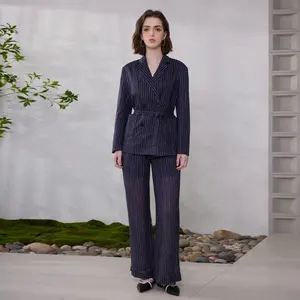 Vente en gros de vêtements luxueux pour femmes BC Ramie costume en lin à rayures pour le bureau pour femmes blazer formel pour femmes ensembles de 2 pièces