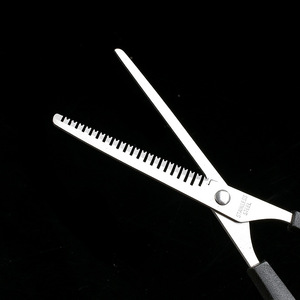 Ensemble de ciseaux de coiffure en acier inoxydable, ciseaux à effiler pour usage domestique, noir, trois pièces, durables - Product Image 3