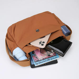 Bolso de Hombro Simple para Mujer, Color Caramelo, Horizontal, Cuadrado, con Cierre de Cremallera, Resistente al Agua, Casual, para Uso Diario, Tipo Bandolera - Product Image 1