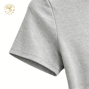 T-shirt basique blanc en coton décontracté avec logo personnalisé, style Y2K, coupe slim, col côtelé, pour femme, directement de l'usine - Product Image 5