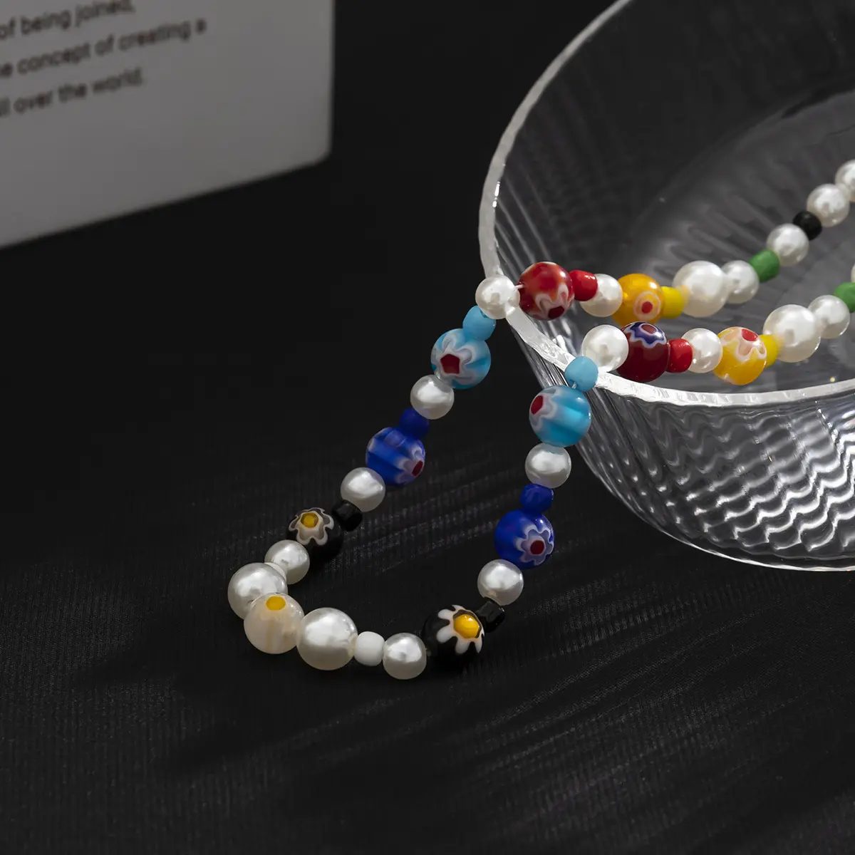 Collier à breloques vintage tendance, bijoux pour hommes et femmes, collier ras du cou en perles colorées unisexe et exquis fait main