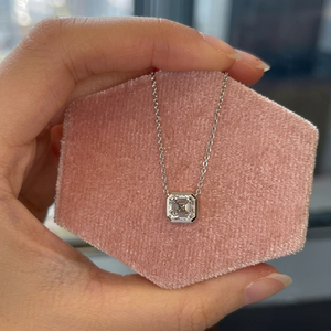 Pendentif solitaire en diamant de laboratoire taille Asscher 3 carats, collier en or jaune 14 carats - Product Image 1