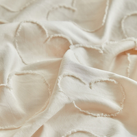 Parure de lit de luxe matelassée et moelleuse avec housse de couette et taies d'oreiller, motif cœurs 3D, blanc crème, taille Queen, vente en gros