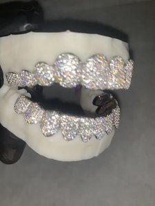 Iced Out Moissaniteダイヤモンドカスタム歯グリルズアップ8ダウン8歯グリルツシルバーアップ缶ダイヤモンドテスト男性ハイフォップジュエリー - Product Image 3