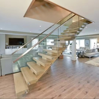 Escaliers droits en acier inoxydable personnalisés pour villa moderne Application intérieure en bois massif durable Garde-corps en verre pour appartements
