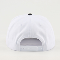 Groothandel Gestructureerde 5-Panel Katoenen Zwarte Baseballpetten met Aangepaste Borduurlogo, A-Frame 5-Panel Tweekleurige Letter Baseballcap