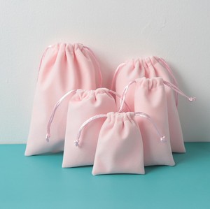 ถุงกำมะหยี่สีดำสำหรับใส่เครื่องประดับ บรรจุภัณฑ์กำมะหยี่แบบมีเชือกผูก ขนาดและสีตามสั่ง - Product Image 2