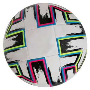 ลูกฟุตบอลเย็บด้วยเครื่องจักร ยี่ห้ออาฮีร่า สปอร์ต ดีไซน์คลาสสิก ทนทาน ผลิตจาก PU น้ำหนักเบา เป็นมิตรกับสิ่งแวดล้อม พร้อมตัวเลือกปรับแต่งสำหรับการใช้งานกลางแจ้ง - Product Image 5