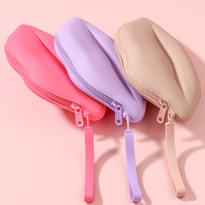Fashion Lip Shape Silicone Makeup <strong>Bag</strong> Portable <strong>Travel</strong> Cosmetic <strong>Bag</strong> <strong>for</strong> <strong>Women</strong> Washable Zipper Closure Toiletry <strong>Bag</strong> - Product Image 4