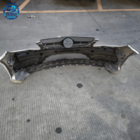 Untuk Mercedes E-Class Front Assembly Body Kit Bumper Depan Bekas untuk Coupe E200L E500 E300 E350 Radiator dari Bahan ABS
