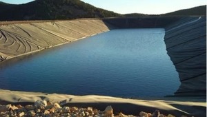 แผ่นกันซึมเรียบสีดำ ความหนา 0.25-3 มม. ผลิตจาก LDPE, LLDPE, HDPE สำหรับบ่อเลี้ยงปลาในทะเลสาบและบ่อเพาะเลี้ยงสัตว์น้ำ - Product Image 3