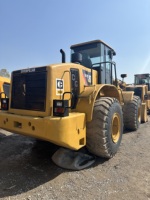 Chargeuse sur pneus Caterpillar 966H d'occasion, modèle 2024, poids opérationnel de 24 tonnes, capacité de la benne de 4,0 m, puissance de 195 kW, 0 à 500 heures d'utilisation