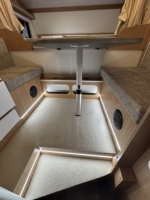 Vente en gros en usine de glissières pop-up caravanes camionnette en camping-car avec cuisine RVs