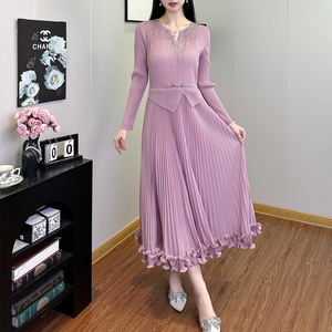 <span class=keywords><strong>Lots</strong></span> en gros d'articles en vrac : Robe plissée Miyake élégante pour femme, haute qualité, manches longues, style bureau, collection automne - Product Image 1