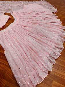 Nouveau Bollywood georgette lehenga avec travail de broderie et chemisier de créateur pour mariage et fête porter Ou Festival 2024 - Product Image 5