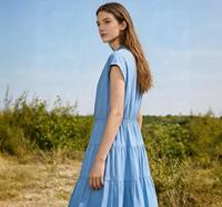 Robe midi bleue pour femme, manches courtes, boutonnée, décontractée, été 2026, taille naturelle, plissée