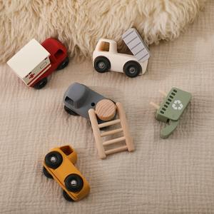 รถของเล่นแบบทำมือสำหรับเด็กรถดับเพลิงตัวถังไม้รถพยาบาลรถขยะรถดัมพ์ผลักและของเล่นเพื่อพัฒนาการเรียนรู้ - Product Image 5