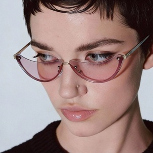 Lunettes de soleil demi-cerclées en forme de <span class=keywords><strong>lune</strong></span> pour femmes avec imprimé – Vente en gros de lunettes de vue et de soleil - Product Image 2