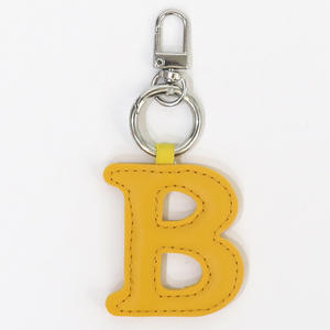 Llavero con Colgante de Letras del Alfabeto, Adorno de Cuero Explosivo para Bolsos, para Chicas o Parejas - Product Image 1