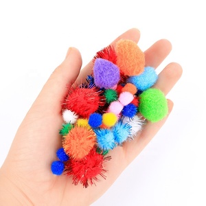 100 pièces de pompons faits à la main en polyester de tailles variées, multicolores, pour l'artisanat et les loisirs créatifs - Product Image 4
