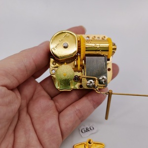 Meccanismo Dorato Yunsheng a 18 Note con Fermacorda, Meccanismo a Carica Manuale Dorato all'Ingrosso - Product Image 2