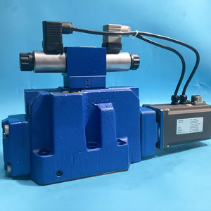 4WRKE27W8-500L-3X/6EG24EK31/A1D3M วาล์วควบคุมทิศทางแบบสัดส่วน R900701429 ไฮดรอลิกแบบควบคุมด้วยนักบินพร้อม OBE - Product Image 2